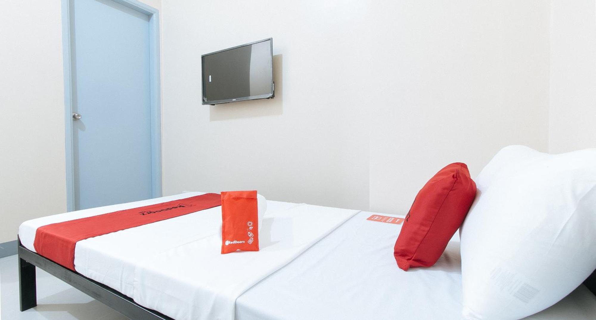 Reddoorz Plus @ Torre De Manuel Residences 1 Quezón by Eksteriør bilde