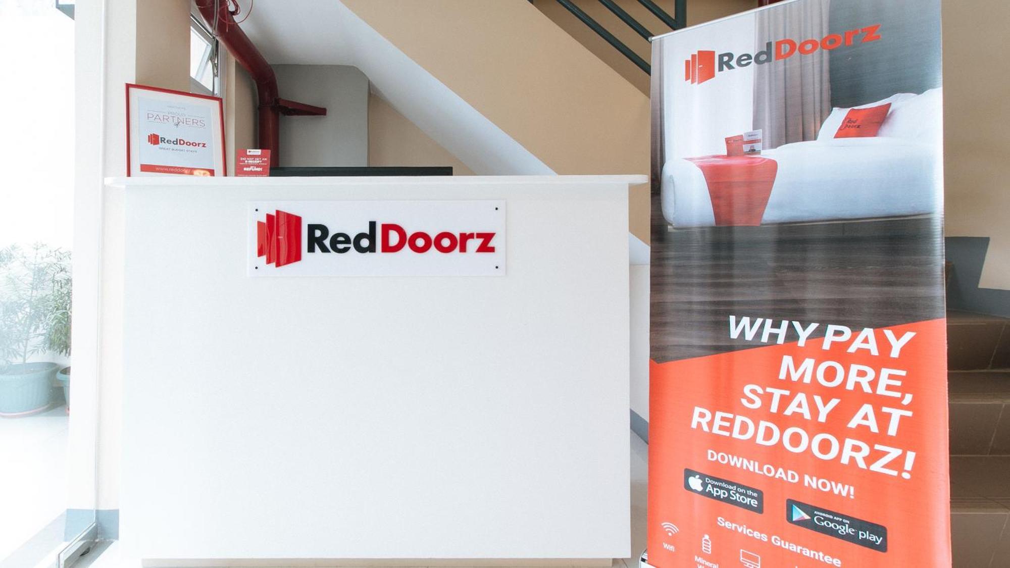 Reddoorz Plus @ Torre De Manuel Residences 1 Quezón by Eksteriør bilde