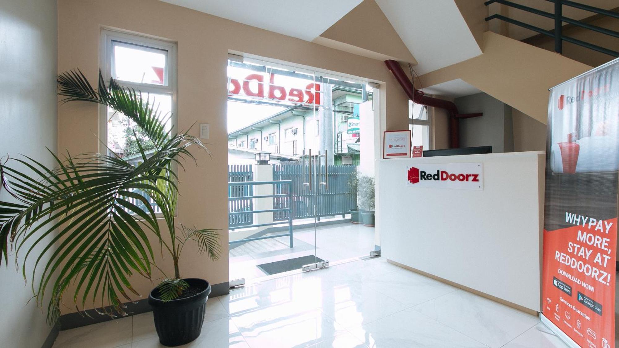 Reddoorz Plus @ Torre De Manuel Residences 1 Quezón by Eksteriør bilde