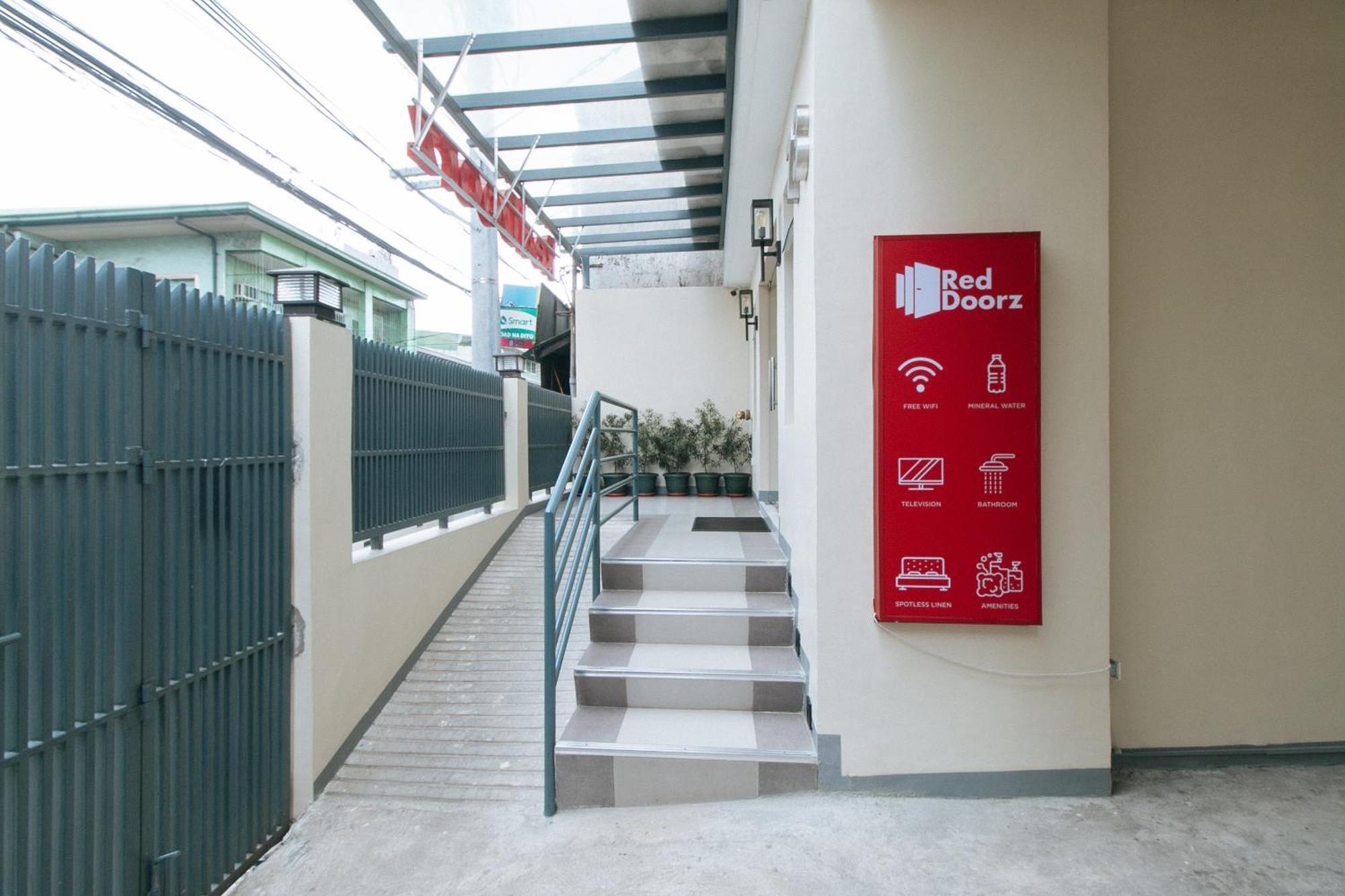 Reddoorz Plus @ Torre De Manuel Residences 1 Quezón by Eksteriør bilde